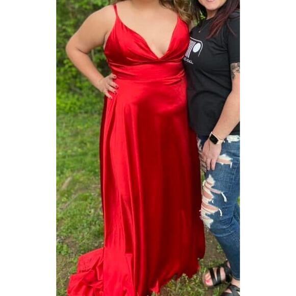 Cinderella Divine Solid Red Stretch Satin Formal Dance Homecoming Dress Size 22 - Picture 1 of 9
